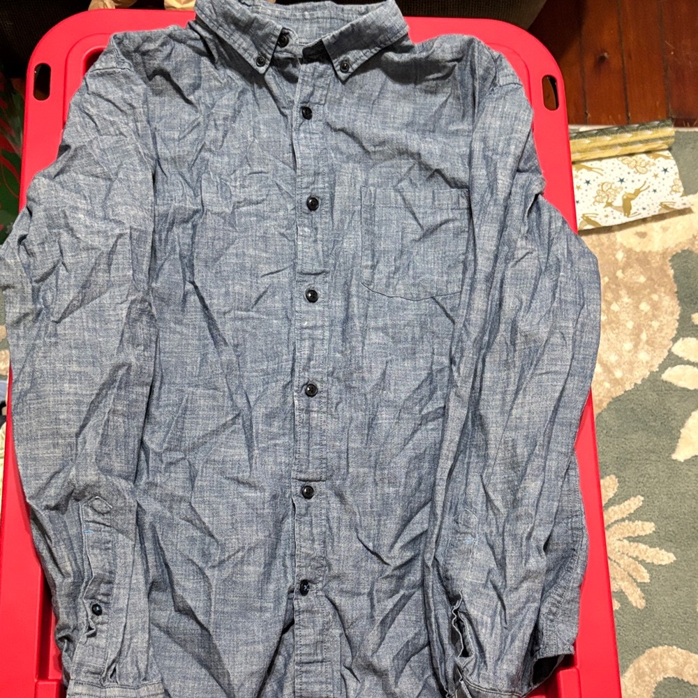 Banana Republic Chambray Blue Button Up Shirt Grant Fit